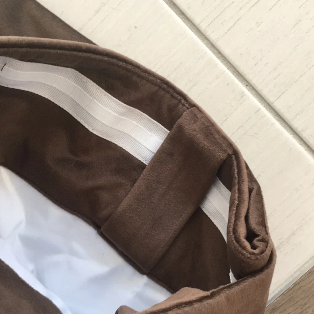 LUXURIOUS BROWN VELVET BLACKOUT CURTAINS ALERT! 🛋️ - 2 Panels, 50" x 84" - Picture 7 of 13